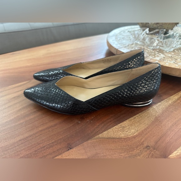 Naturalizer women’s black point to flats – size 6 - Picture 4 of 7